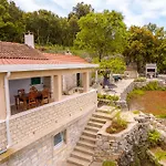 Meadow Hill Σπίτι διακοπών Zrnovo